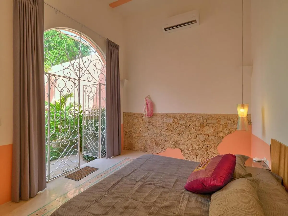La Casa De Los Platos Merida Holiday home